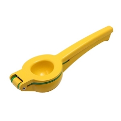Manual juice squeezer