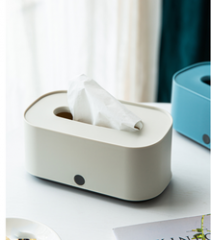 Plastic tissue box