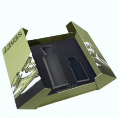 Clamshell box